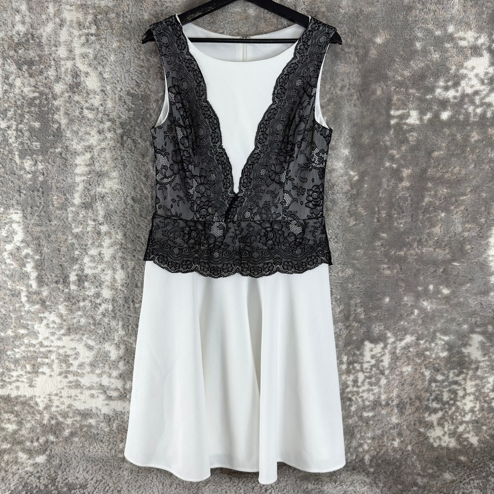 Betsey Johnson Size 2 Lace Overlay Fit & Flare Cocktail Dress White Womens